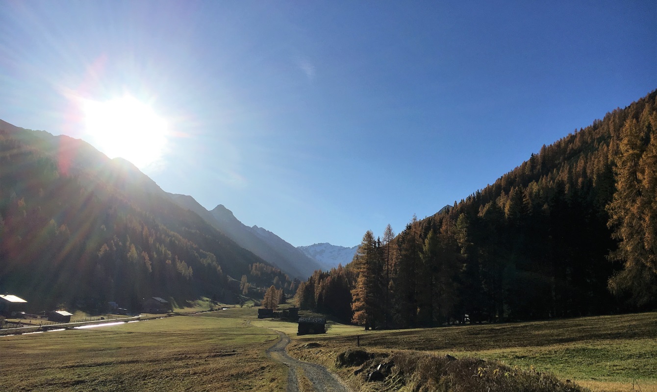 View along Dischma towards Piz Grialetsch