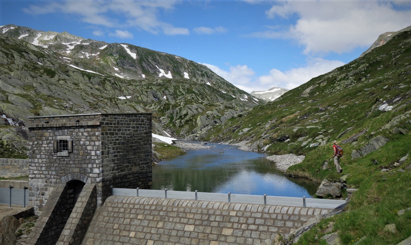 Mini-dam at the Rena de Medel