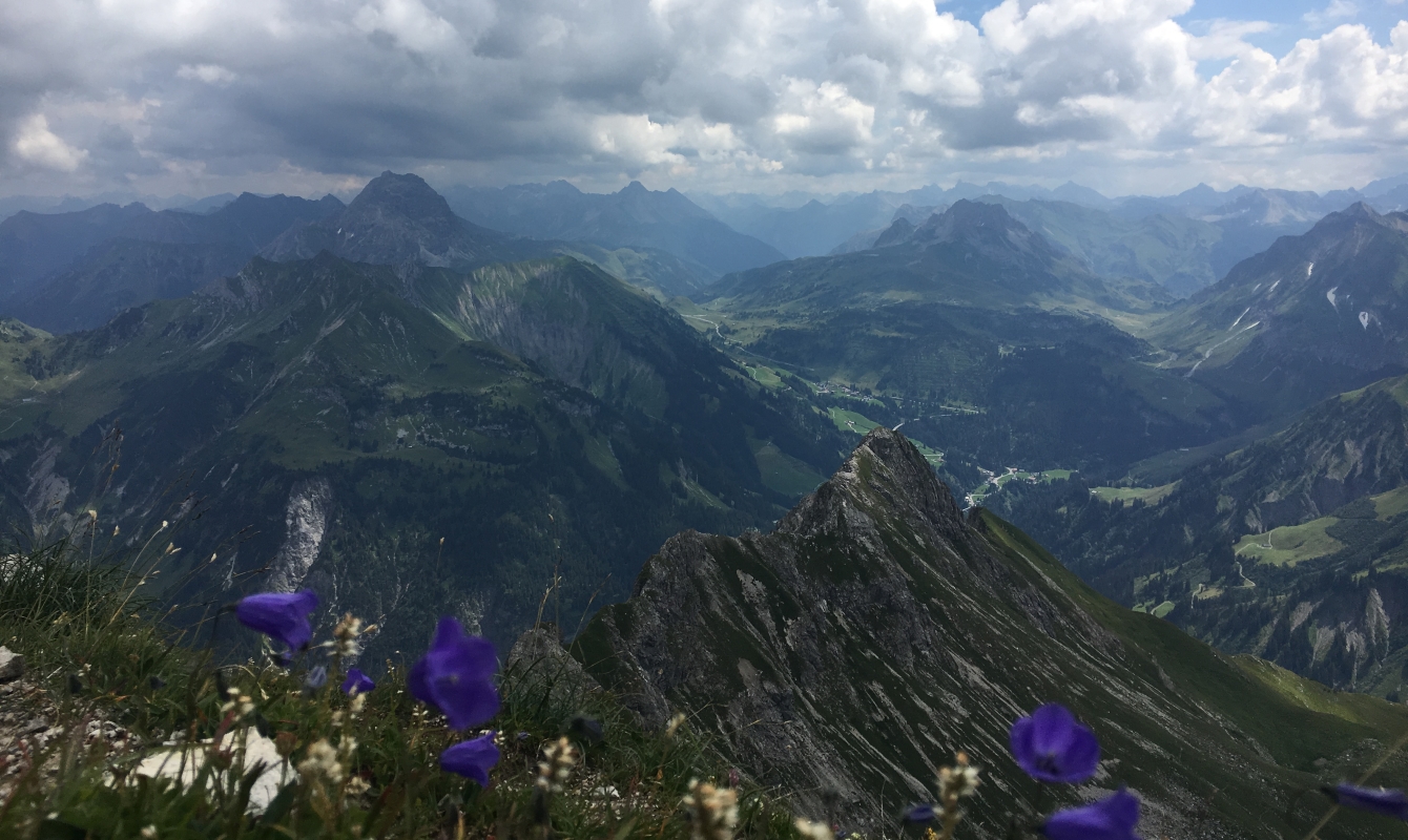 Stunning views from the summit of the Hochkünzelspitze