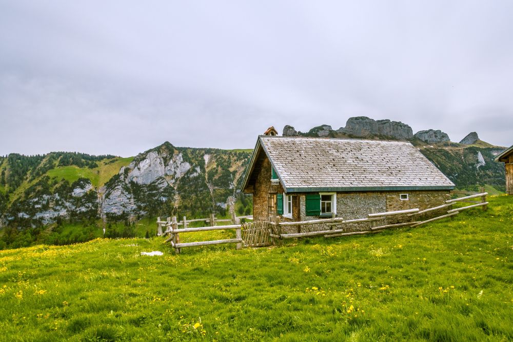 The beautiful huts at Alp Siegel