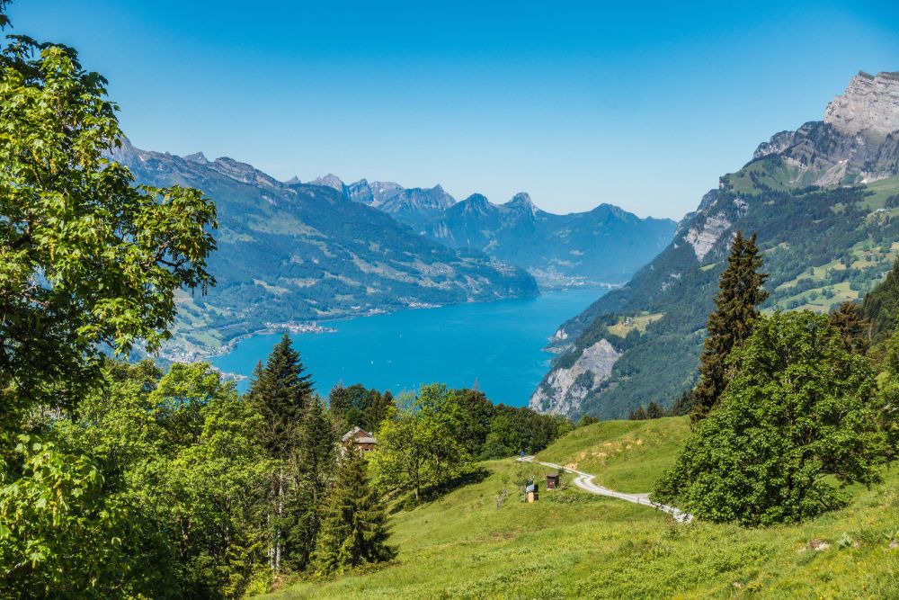 Views of lake Walensee open up